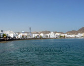 Tour in Oman, foto del lungomare di Muscat, il vecchio porto, detto Muttrah o Mutrah.