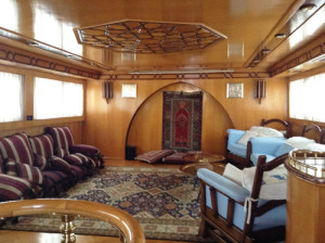 Foto yacht per crociera in Oman, il salone interno.