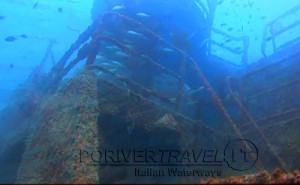 Scuba diving, viaggi per Sub in Oman Sud, foto di un relitto durante una immersione nel Dhofar.