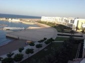 Vacanza al mare in Oman, hotel Millennium Muscat. Foto del mare del golfo dell'Oman.